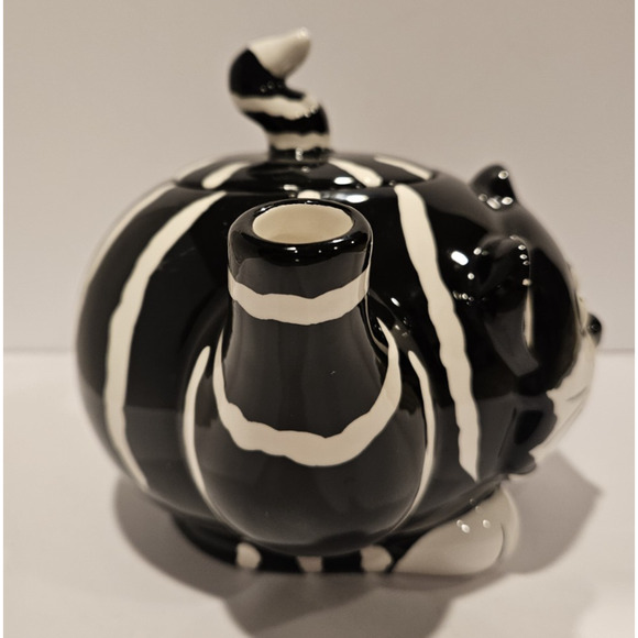Burton & Burton Chester The Cat Teapot Black White Ceramic Cat - Picture 8 of 9